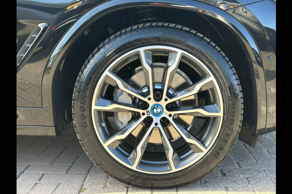 BMW X3 xDrive30e M Sport | Plug-in Hybride | incl. BMW Service Inclusive (5 jaar/100.000 km) | Afneembare Trekhaak | M pakket | Harman Kardon | Sportstoelen | Elektrische stoelen met geheugenfunctie | 360 graden camera | Stoelverwarming | Keyless | Elektrische achterklep | Adaptive Led | High-beam Headlights Control | Head Up Display | Adaptief demping systeem