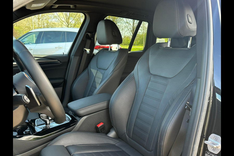 BMW X3 xDrive30e M Sport | Plug-in Hybride | incl. BMW Service Inclusive (5 jaar/100.000 km) | Afneembare Trekhaak | M pakket | Harman Kardon | Sportstoelen | Elektrische stoelen met geheugenfunctie | 360 graden camera | Stoelverwarming | Keyless | Elektrische achterklep | Adaptive Led | High-beam Headlights Control | Head Up Display | Adaptief demping systeem