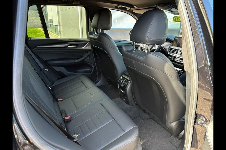 BMW X3 xDrive30e M Sport | Plug-in Hybride | incl. BMW Service Inclusive (5 jaar/100.000 km) | Afneembare Trekhaak | M pakket | Harman Kardon | Sportstoelen | Elektrische stoelen met geheugenfunctie | 360 graden camera | Stoelverwarming | Keyless | Elektrische achterklep | Adaptive Led | High-beam Headlights Control | Head Up Display | Adaptief demping systeem