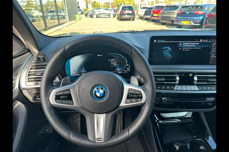 BMW X3 xDrive30e M Sport | Plug-in Hybride | incl. BMW Service Inclusive (5 jaar/100.000 km) | Afneembare Trekhaak | M pakket | Harman Kardon | Sportstoelen | Elektrische stoelen met geheugenfunctie | 360 graden camera | Stoelverwarming | Keyless | Elektrische achterklep | Adaptive Led | High-beam Headlights Control | Head Up Display | Adaptief demping systeem
