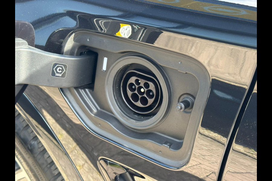 BMW X3 xDrive30e M Sport | Plug-in Hybride | incl. BMW Service Inclusive (5 jaar/100.000 km) | Afneembare Trekhaak | M pakket | Harman Kardon | Sportstoelen | Elektrische stoelen met geheugenfunctie | 360 graden camera | Stoelverwarming | Keyless | Elektrische achterklep | Adaptive Led | High-beam Headlights Control | Head Up Display | Adaptief demping systeem