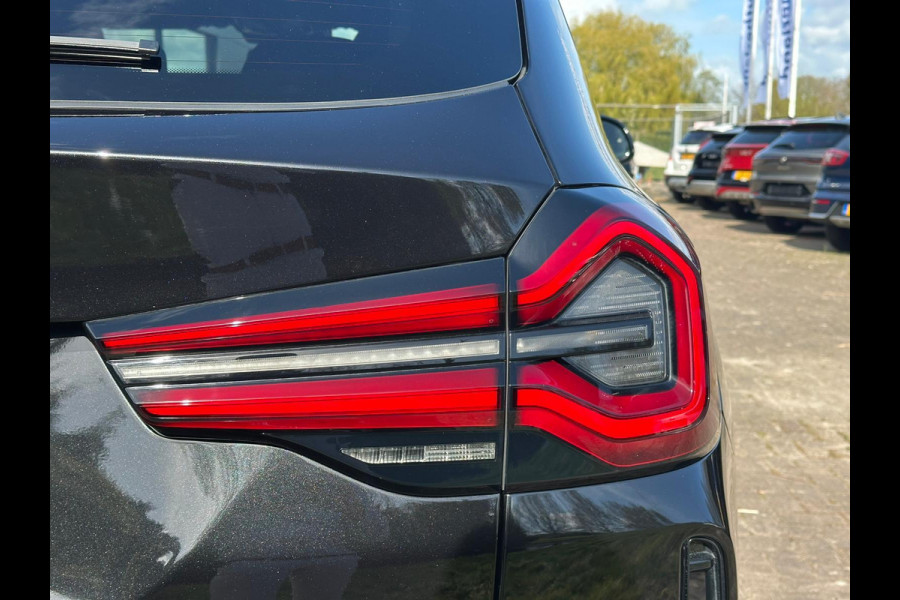 BMW X3 xDrive30e M Sport | Plug-in Hybride | incl. BMW Service Inclusive (5 jaar/100.000 km) | Afneembare Trekhaak | M pakket | Harman Kardon | Sportstoelen | Elektrische stoelen met geheugenfunctie | 360 graden camera | Stoelverwarming | Keyless | Elektrische achterklep | Adaptive Led | High-beam Headlights Control | Head Up Display | Adaptief demping systeem