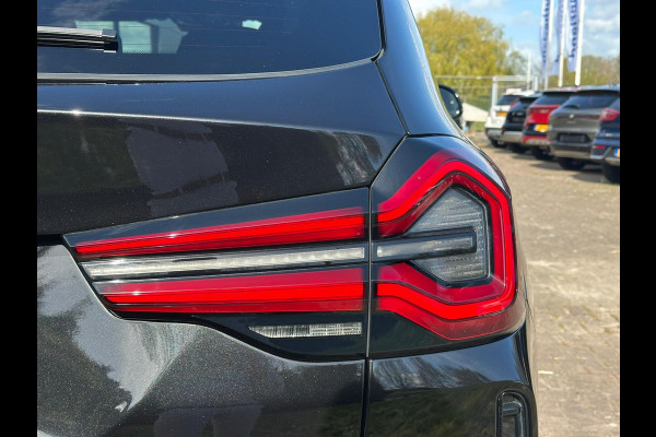BMW X3 xDrive30e M Sport | Plug-in Hybride | incl. BMW Service Inclusive (5 jaar/100.000 km) | Afneembare Trekhaak | M pakket | Harman Kardon | Sportstoelen | Elektrische stoelen met geheugenfunctie | 360 graden camera | Stoelverwarming | Keyless | Elektrische achterklep | Adaptive Led | High-beam Headlights Control | Head Up Display | Adaptief demping systeem