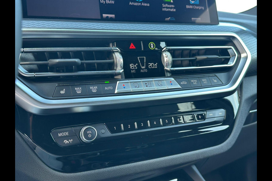 BMW X3 xDrive30e M Sport | Plug-in Hybride | incl. BMW Service Inclusive (5 jaar/100.000 km) | Afneembare Trekhaak | M pakket | Harman Kardon | Sportstoelen | Elektrische stoelen met geheugenfunctie | 360 graden camera | Stoelverwarming | Keyless | Elektrische achterklep | Adaptive Led | High-beam Headlights Control | Head Up Display | Adaptief demping systeem