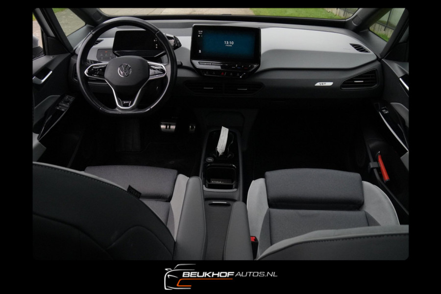 Volkswagen ID.3 First Max 58 kWh Panorama Trekhaak Cam 92.5%