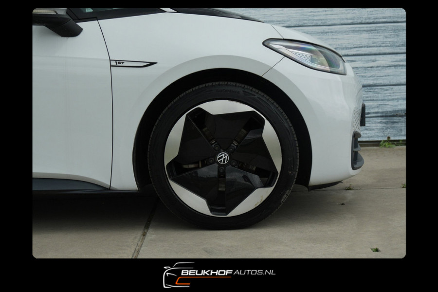 Volkswagen ID.3 First Max 58 kWh Panorama Trekhaak Cam 92.5%