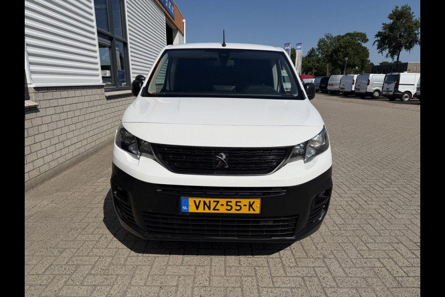 Peugeot Partner 1.2 PureTech Premium / vaste prijs rijklaar € 11.750 ex btw / lease vanaf € 198 / airco / cruise control / pdc achter / navigatie / raam in de schuifdeur / euro 6 !