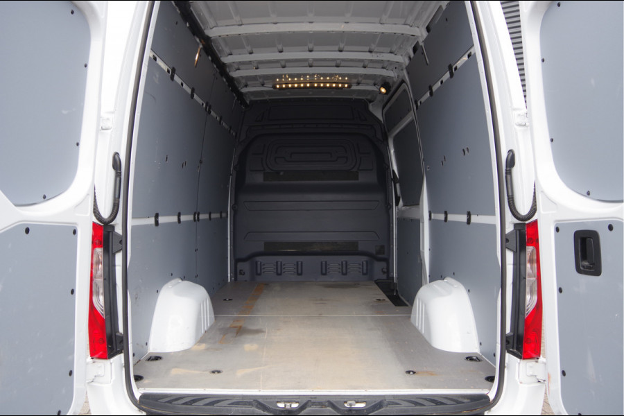 Mercedes-Benz Sprinter 319 3.0 V6 L2H2 3P, AUT. LED, STANDKACHEL, STOELVERWARMING, CAMERA, CRUISE, LEDER STUUR, NAVI BY APPLE CARPLAY