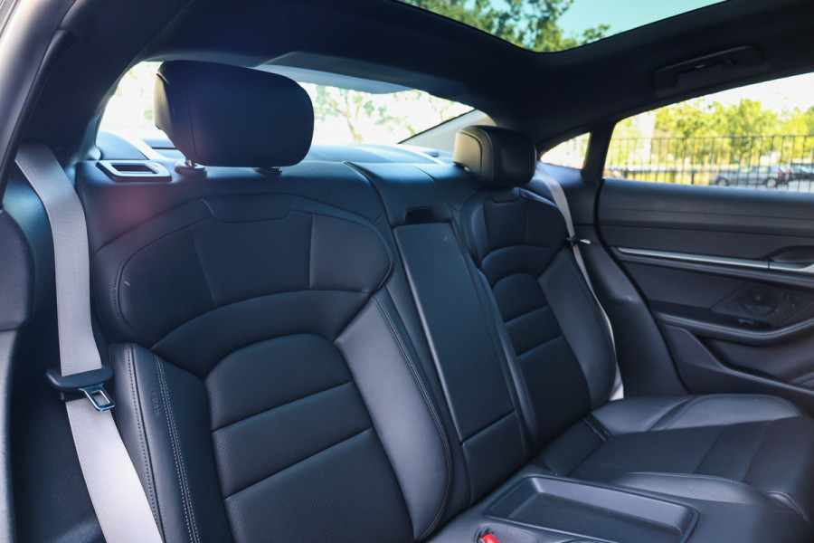 Porsche Taycan 79 kWh | BTW | BOSE | PASSANGER DISPLAY | 360 | SPORT CHRONO | ACC |  21'' |