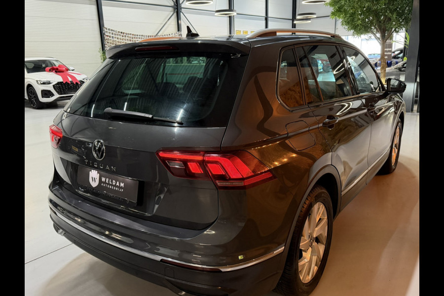 Volkswagen Tiguan 1.5 TSI ACT Active 150PK|1800KG Trekgewicht|1e Eigenaar|Adaptive Cruise|Trekhaak|CarPlay|Rijklaar