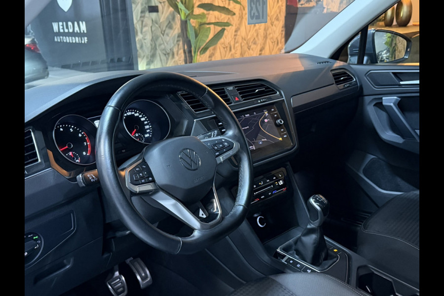 Volkswagen Tiguan 1.5 TSI ACT Active 150PK|1800KG Trekgewicht|1e Eigenaar|Adaptive Cruise|Trekhaak|CarPlay|Rijklaar