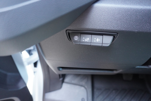 Renault Master E-Tech T35 L2H2 Advance long range 87 kWh 143PK Automaat nr.V074 | climate | Cruise | Camera | Trekhaak | Betimmering