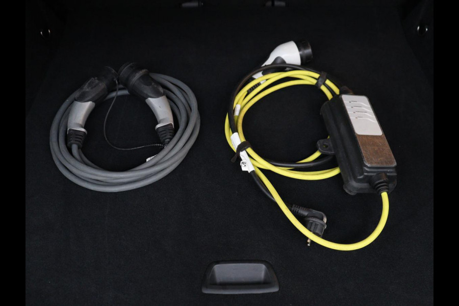BMW X1 xDrive25e | Panaramadak | Camera | Cruise control | Climate control | Buetooth | Navigatie | DAB+