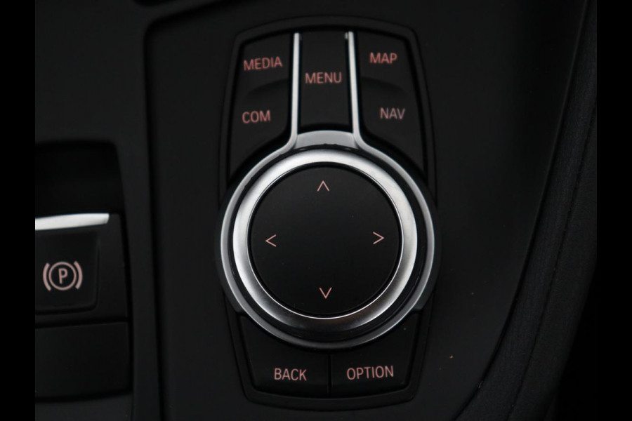 BMW X1 xDrive25e | Panaramadak | Camera | Cruise control | Climate control | Buetooth | Navigatie | DAB+