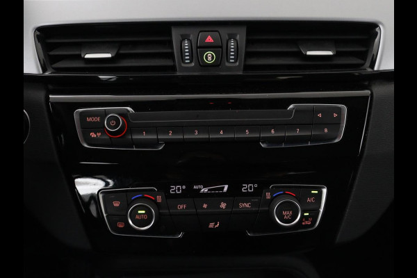 BMW X1 xDrive25e | Panaramadak | Camera | Cruise control | Climate control | Buetooth | Navigatie | DAB+