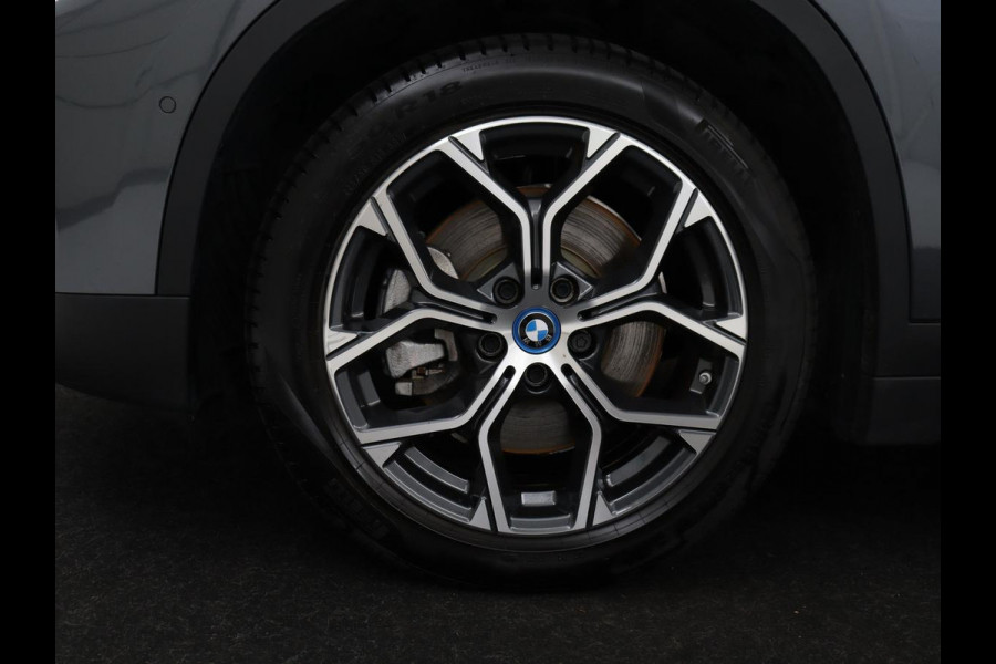 BMW X1 xDrive25e | Panaramadak | Camera | Cruise control | Climate control | Buetooth | Navigatie | DAB+