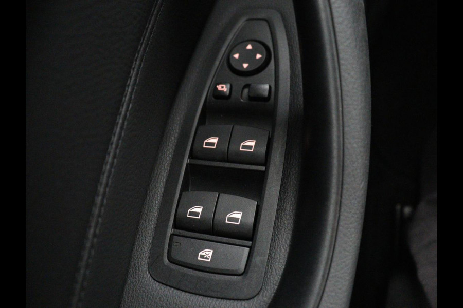 BMW X1 xDrive25e | Panaramadak | Camera | Cruise control | Climate control | Buetooth | Navigatie | DAB+