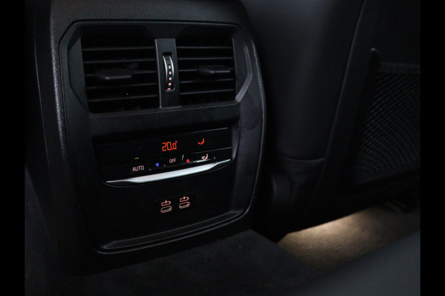 BMW i4 eDrive40 84 kWh | SOH 93,8% | Camera | Adaptive cruise | Climate control | Navigatie | DAB+ | Bluetooth | Stoelverwarming | Carplay