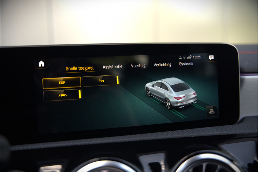 Mercedes-Benz CLA-Klasse 180 Business Solution AMG | Stoelverwarming | Parkeersensoren | Navigatie | Cruise Control | Ambiance Verlichting | Keyless | Camera | Climate Control