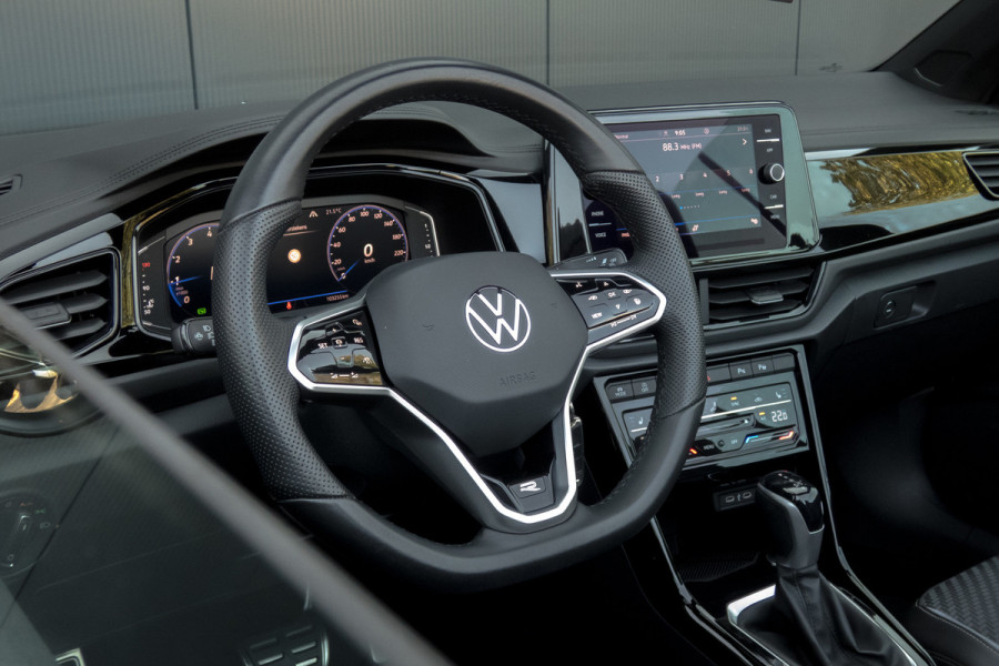 Volkswagen T-Roc Cabrio 1.5 TSI R-Line | ACC | Stoel & Stuurverwarming | Apple Carplay | Black Style