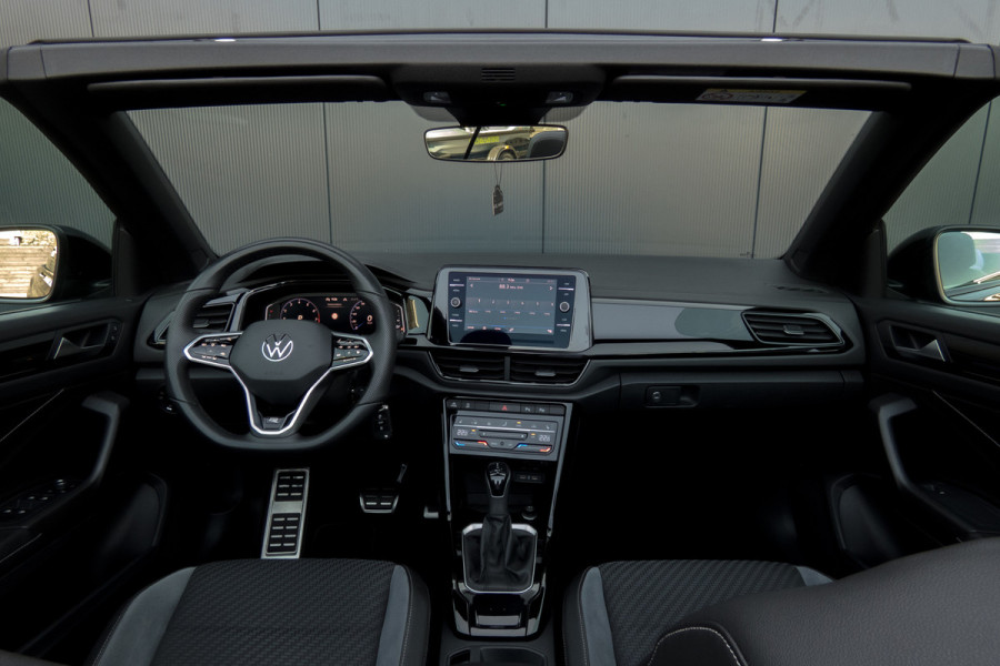 Volkswagen T-Roc Cabrio 1.5 TSI R-Line | ACC | Stoel & Stuurverwarming | Apple Carplay | Black Style