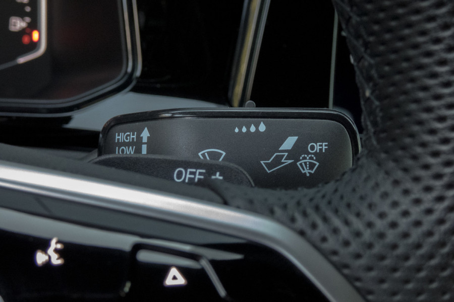 Volkswagen T-Roc Cabrio 1.5 TSI R-Line | ACC | Stoel & Stuurverwarming | Apple Carplay | Black Style