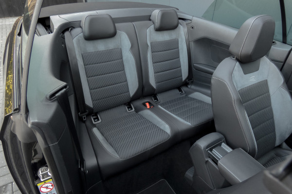Volkswagen T-Roc Cabrio 1.5 TSI R-Line | ACC | Stoel & Stuurverwarming | Apple Carplay | Black Style
