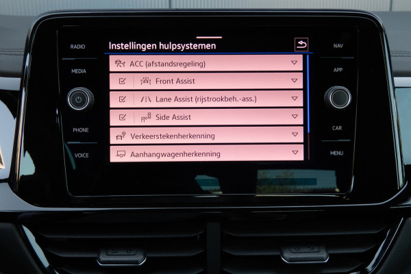 Volkswagen T-Roc Cabrio 1.5 TSI R-Line | ACC | Stoel & Stuurverwarming | Apple Carplay | Black Style