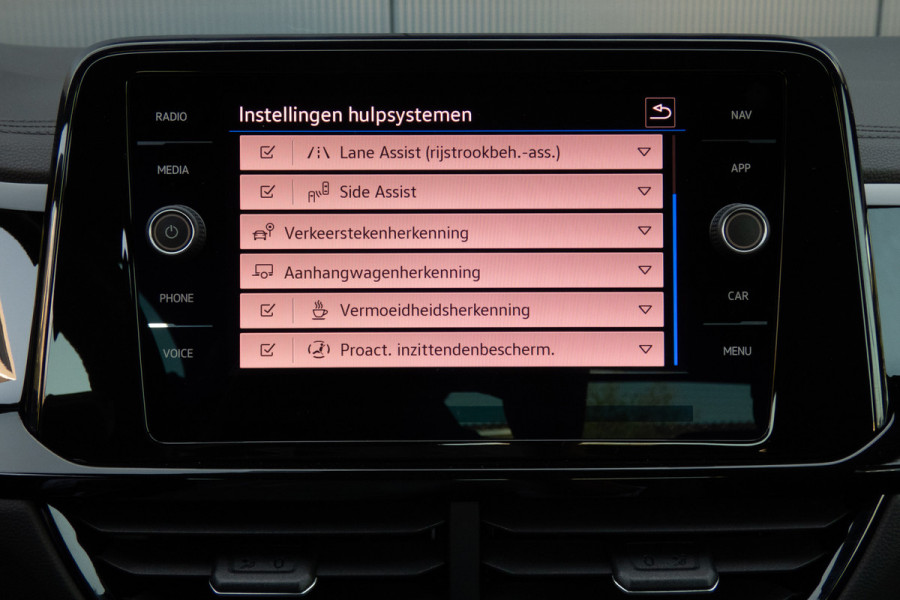 Volkswagen T-Roc Cabrio 1.5 TSI R-Line | ACC | Stoel & Stuurverwarming | Apple Carplay | Black Style
