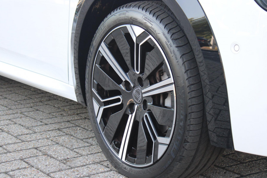 Lancia Ypsilon 1.2 Hybrid 110PK AUTOMAAT LX | CAMERA VOOR + ACHTER | PARKEERSENSOREN VOOR + ACHTER | DRIVE PACK: ADAPTIVE CRUISE CONTROL/DODEHOEK DETECTIE/ELEKTRISCH INKLAPBARE BUITENSPIEGELS/SPROTIEF STUURWIEL | SFEER VERLICHTING | CLIMATE CONTROL | DRAADLOZE APPLE CARPLAY/ANDROID AUTO | DRAADLOZE TELEFOONLADER | 17"  LICHTMETALEN VELGEN "DIAMOND CUT" | WIELKASTEN "GLOSSY BLACK" | PRIVACY GLAS ACHTER | PREMIUM STOELBEKLEDING "GRIGIO ANTRACITE" | KLEUR: "BIANCO QUARZO" |