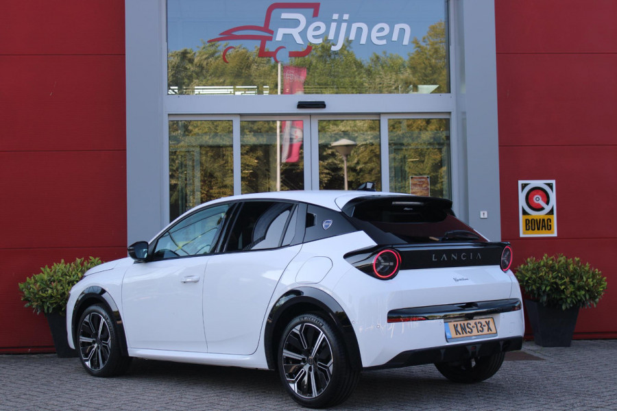 Lancia Ypsilon 1.2 Hybrid 110PK AUTOMAAT LX | CAMERA VOOR + ACHTER | PARKEERSENSOREN VOOR + ACHTER | DRIVE PACK: ADAPTIVE CRUISE CONTROL/DODEHOEK DETECTIE/ELEKTRISCH INKLAPBARE BUITENSPIEGELS/SPROTIEF STUURWIEL | SFEER VERLICHTING | CLIMATE CONTROL | DRAADLOZE APPLE CARPLAY/ANDROID AUTO | DRAADLOZE TELEFOONLADER | 17"  LICHTMETALEN VELGEN "DIAMOND CUT" | WIELKASTEN "GLOSSY BLACK" | PRIVACY GLAS ACHTER | PREMIUM STOELBEKLEDING "GRIGIO ANTRACITE" | KLEUR: "BIANCO QUARZO" |