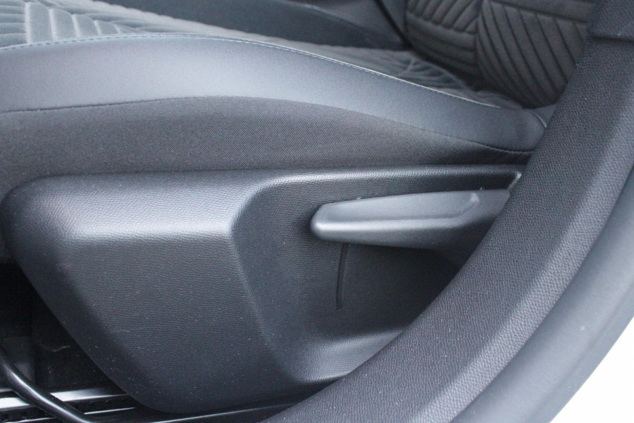 Lancia Ypsilon 1.2 Hybrid 110PK AUTOMAAT LX | CAMERA VOOR + ACHTER | PARKEERSENSOREN VOOR + ACHTER | DRIVE PACK: ADAPTIVE CRUISE CONTROL/DODEHOEK DETECTIE/ELEKTRISCH INKLAPBARE BUITENSPIEGELS/SPROTIEF STUURWIEL | SFEER VERLICHTING | CLIMATE CONTROL | DRAADLOZE APPLE CARPLAY/ANDROID AUTO | DRAADLOZE TELEFOONLADER | 17"  LICHTMETALEN VELGEN "DIAMOND CUT" | WIELKASTEN "GLOSSY BLACK" | PRIVACY GLAS ACHTER | PREMIUM STOELBEKLEDING "GRIGIO ANTRACITE" | KLEUR: "BIANCO QUARZO" |