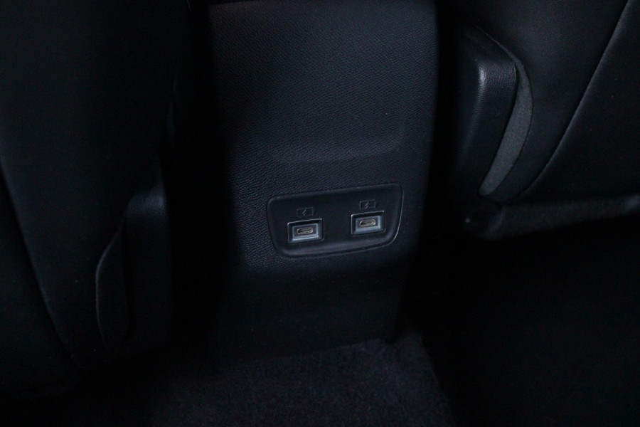 Lancia Ypsilon 1.2 Hybrid 110PK AUTOMAAT LX | CAMERA VOOR + ACHTER | PARKEERSENSOREN VOOR + ACHTER | DRIVE PACK: ADAPTIVE CRUISE CONTROL/DODEHOEK DETECTIE/ELEKTRISCH INKLAPBARE BUITENSPIEGELS/SPROTIEF STUURWIEL | SFEER VERLICHTING | CLIMATE CONTROL | DRAADLOZE APPLE CARPLAY/ANDROID AUTO | DRAADLOZE TELEFOONLADER | 17"  LICHTMETALEN VELGEN "DIAMOND CUT" | WIELKASTEN "GLOSSY BLACK" | PRIVACY GLAS ACHTER | PREMIUM STOELBEKLEDING "GRIGIO ANTRACITE" | KLEUR: "BIANCO QUARZO" |