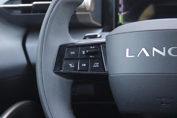 Lancia Ypsilon 1.2 Hybrid 110PK AUTOMAAT LX | CAMERA VOOR + ACHTER | PARKEERSENSOREN VOOR + ACHTER | DRIVE PACK: ADAPTIVE CRUISE CONTROL/DODEHOEK DETECTIE/ELEKTRISCH INKLAPBARE BUITENSPIEGELS/SPROTIEF STUURWIEL | SFEER VERLICHTING | CLIMATE CONTROL | DRAADLOZE APPLE CARPLAY/ANDROID AUTO | DRAADLOZE TELEFOONLADER | 17"  LICHTMETALEN VELGEN "DIAMOND CUT" | WIELKASTEN "GLOSSY BLACK" | PRIVACY GLAS ACHTER | PREMIUM STOELBEKLEDING "GRIGIO ANTRACITE" | KLEUR: "BIANCO QUARZO" |