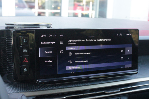 Lancia Ypsilon 1.2 Hybrid 110PK AUTOMAAT LX | CAMERA VOOR + ACHTER | PARKEERSENSOREN VOOR + ACHTER | DRIVE PACK: ADAPTIVE CRUISE CONTROL/DODEHOEK DETECTIE/ELEKTRISCH INKLAPBARE BUITENSPIEGELS/SPROTIEF STUURWIEL | SFEER VERLICHTING | CLIMATE CONTROL | DRAADLOZE APPLE CARPLAY/ANDROID AUTO | DRAADLOZE TELEFOONLADER | 17"  LICHTMETALEN VELGEN "DIAMOND CUT" | WIELKASTEN "GLOSSY BLACK" | PRIVACY GLAS ACHTER | PREMIUM STOELBEKLEDING "GRIGIO ANTRACITE" | KLEUR: "BIANCO QUARZO" |