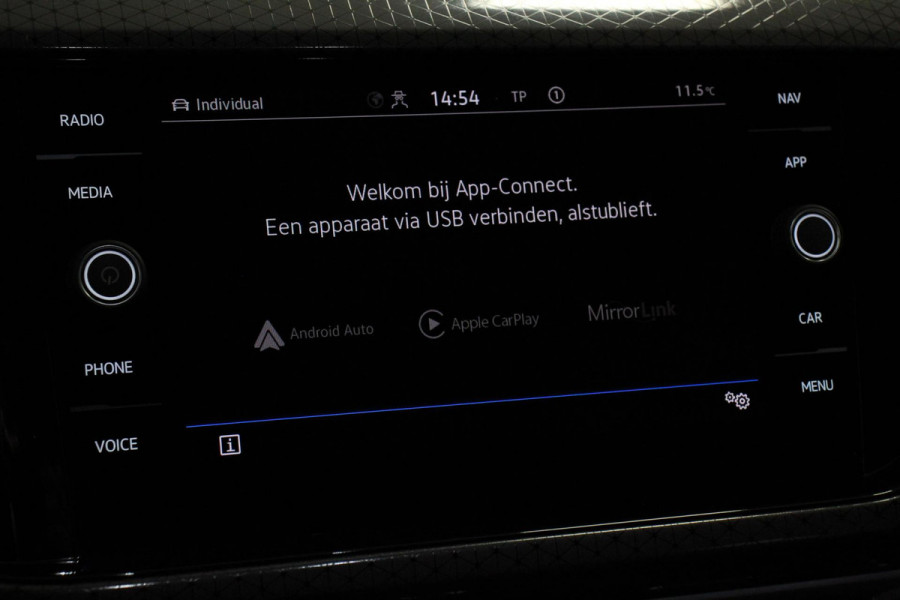 Volkswagen T-Cross 1.0 TSI Style DSG Navigatie Apple Carplay/Android Auto Climate Control Camera Stoelverwarming Adaptive Cruise Control