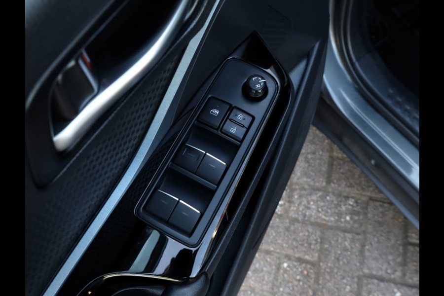 Toyota C-HR 1.8 Hybrid Dynamic | Carplay | Stoelverwarming | Trekhaak