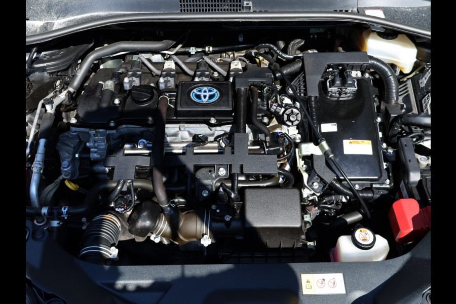 Toyota C-HR 1.8 Hybrid Dynamic | Carplay | Stoelverwarming | Trekhaak