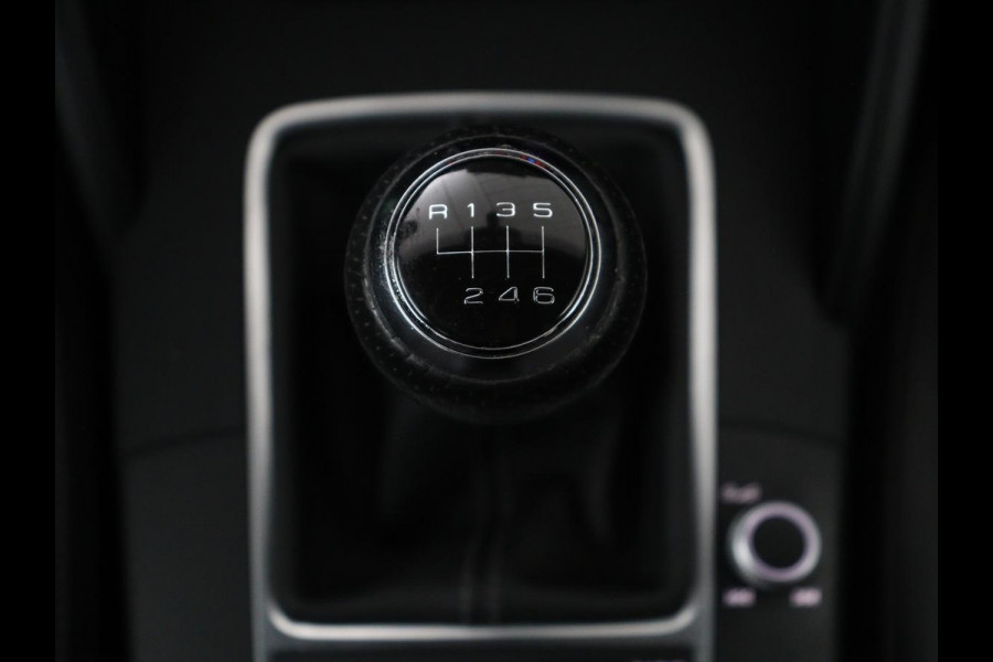 Audi A3 Sportback 30 TFSI Advance Sport | S-Line | Stoelverwarming | Parkeerhulp | Cruise control | Navigatie | Bluetooth | Climate control | Full LED