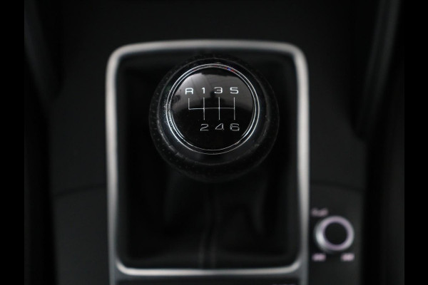 Audi A3 Sportback 30 TFSI Advance Sport | S-Line | Stoelverwarming | Parkeerhulp | Cruise control | Navigatie | Bluetooth | Climate control | Full LED