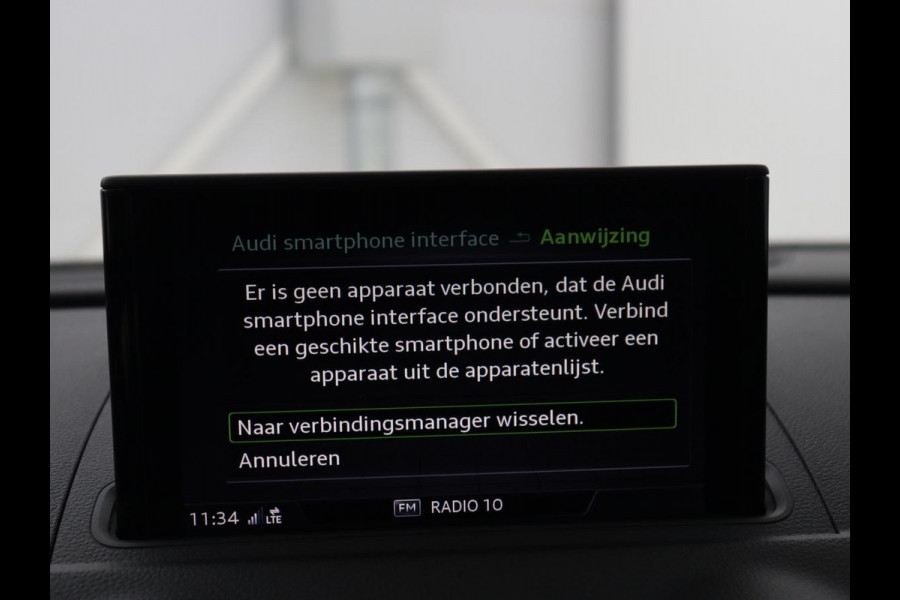 Audi A3 Sportback 30 TFSI Advance Sport | S-Line | Stoelverwarming | Parkeerhulp | Cruise control | Navigatie | Bluetooth | Climate control | Full LED