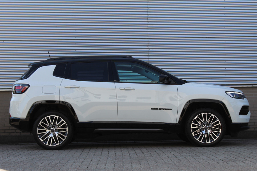 Jeep Compass 4xe 240 Plug-in Hybrid Electric Summit | Panoramadak | Leder | 360 | Stoelverwarming/ventilatie | BLIS