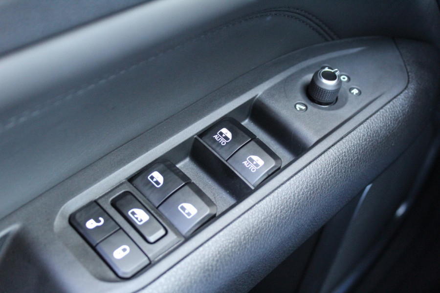 Jeep Compass 4xe 240 Plug-in Hybrid Electric Summit | Panoramadak | Leder | 360 | Stoelverwarming/ventilatie | BLIS