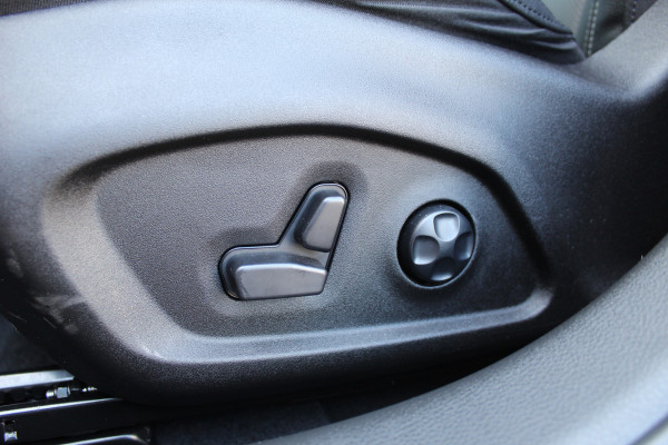 Jeep Compass 4xe 240 Plug-in Hybrid Electric Summit | Panoramadak | Leder | 360 | Stoelverwarming/ventilatie | BLIS