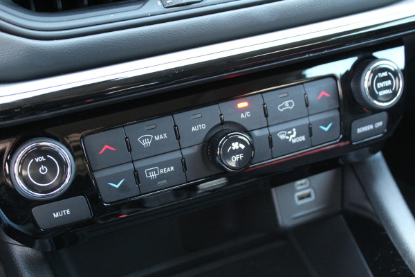 Jeep Compass 4xe 240 Plug-in Hybrid Electric Summit | Panoramadak | Leder | 360 | Stoelverwarming/ventilatie | BLIS