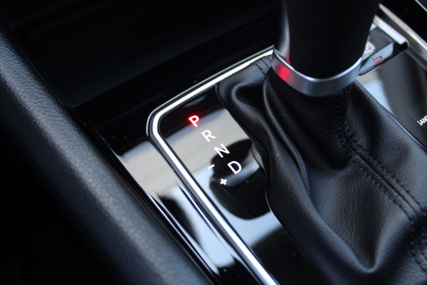 Jeep Compass 4xe 240 Plug-in Hybrid Electric Summit | Panoramadak | Leder | 360 | Stoelverwarming/ventilatie | BLIS