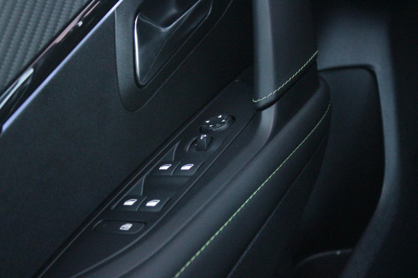 Peugeot 208 1.2 Hybrid 145PK AUTOMAAT GT PACK | ELEKTRISCH BEDIENBARE BESTUURDERSSTOEL MET MASSAGE FUNCTIE | ALCANTARA BEKLEDING | STOEL VERWARMING | CRUISE CONTROL | DAB+ RADIO | APPLE CARPLAY/ANDROID AUTO | FULL LED KOPLAMPEN | KEYLESS ENTRY/START | 17" LICHTMETALEN VELGEN | CLIMATE CONTROL | PARKEERSENSOREN VOOR + ACHTER | ACHTERUITRIJ CAMERA |