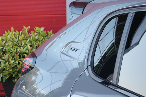 Peugeot 208 1.2 Hybrid 145PK AUTOMAAT GT PACK | ELEKTRISCH BEDIENBARE BESTUURDERSSTOEL MET MASSAGE FUNCTIE | ALCANTARA BEKLEDING | STOEL VERWARMING | CRUISE CONTROL | DAB+ RADIO | APPLE CARPLAY/ANDROID AUTO | FULL LED KOPLAMPEN | KEYLESS ENTRY/START | 17" LICHTMETALEN VELGEN | CLIMATE CONTROL | PARKEERSENSOREN VOOR + ACHTER | ACHTERUITRIJ CAMERA |