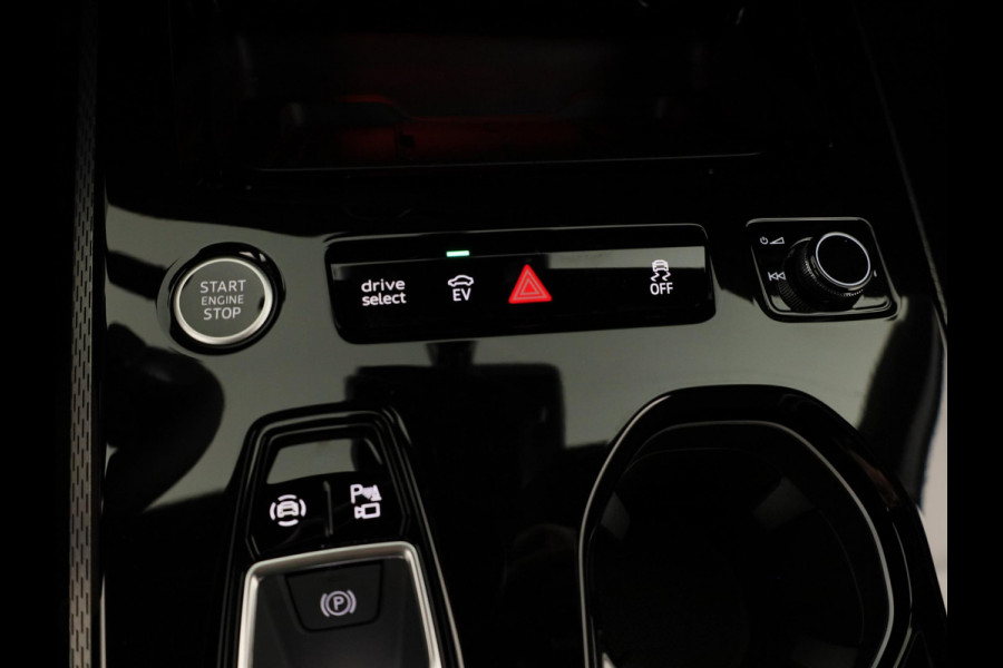 Audi A5 Avant S edition e-hybrid 299 pk | Trekhaak, elektr. wegklapbaar | Techniekpakket | Ledkoplampen plus | Sportonderstel |