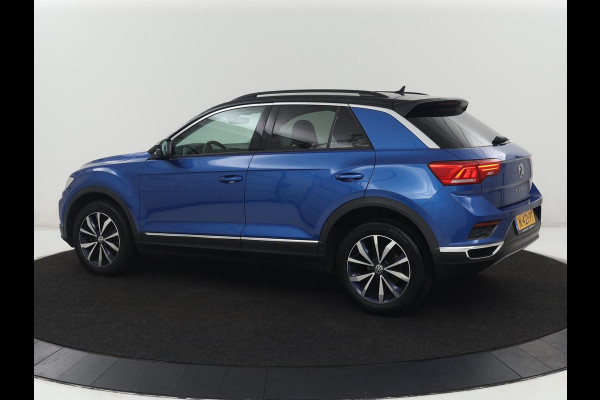 Volkswagen T-Roc 1.0 TSI Style | Trekhaak | Stoelverwarming | Parkeerhulp | Adaptive cruise | Navigatie | Bluetooth | Carplay | Climate control | Virtual cockpit